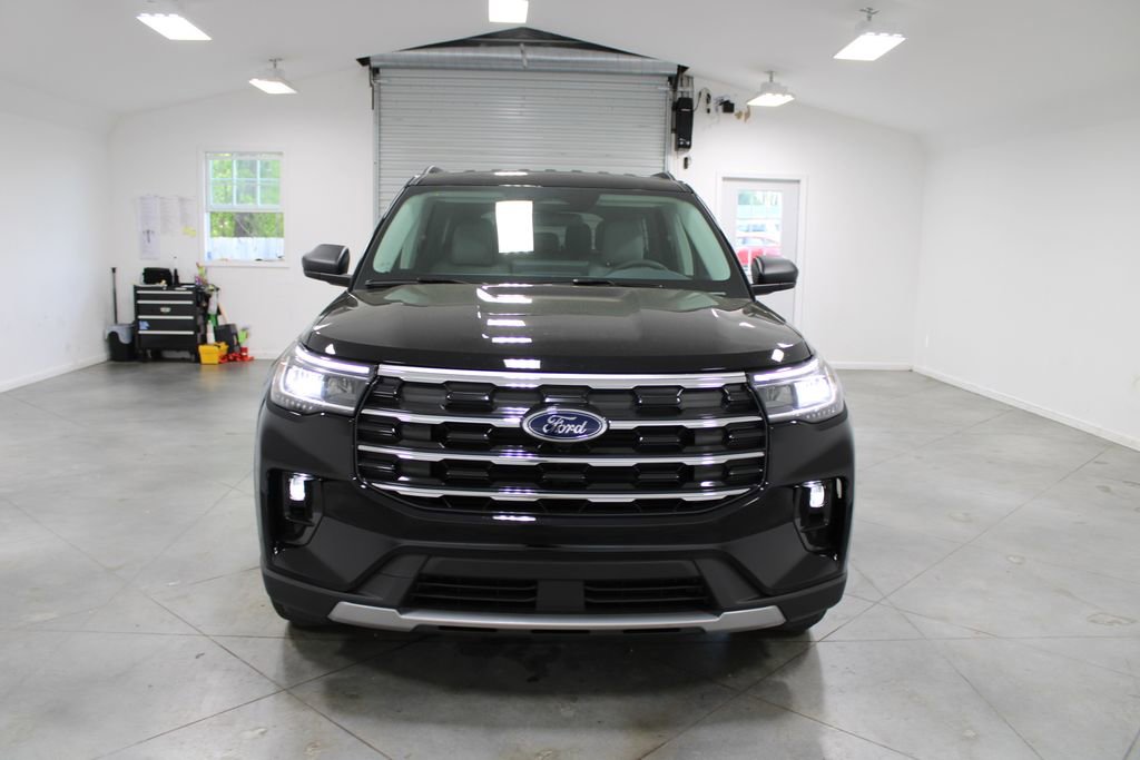 New 2026 Ford Explorer Active image 2