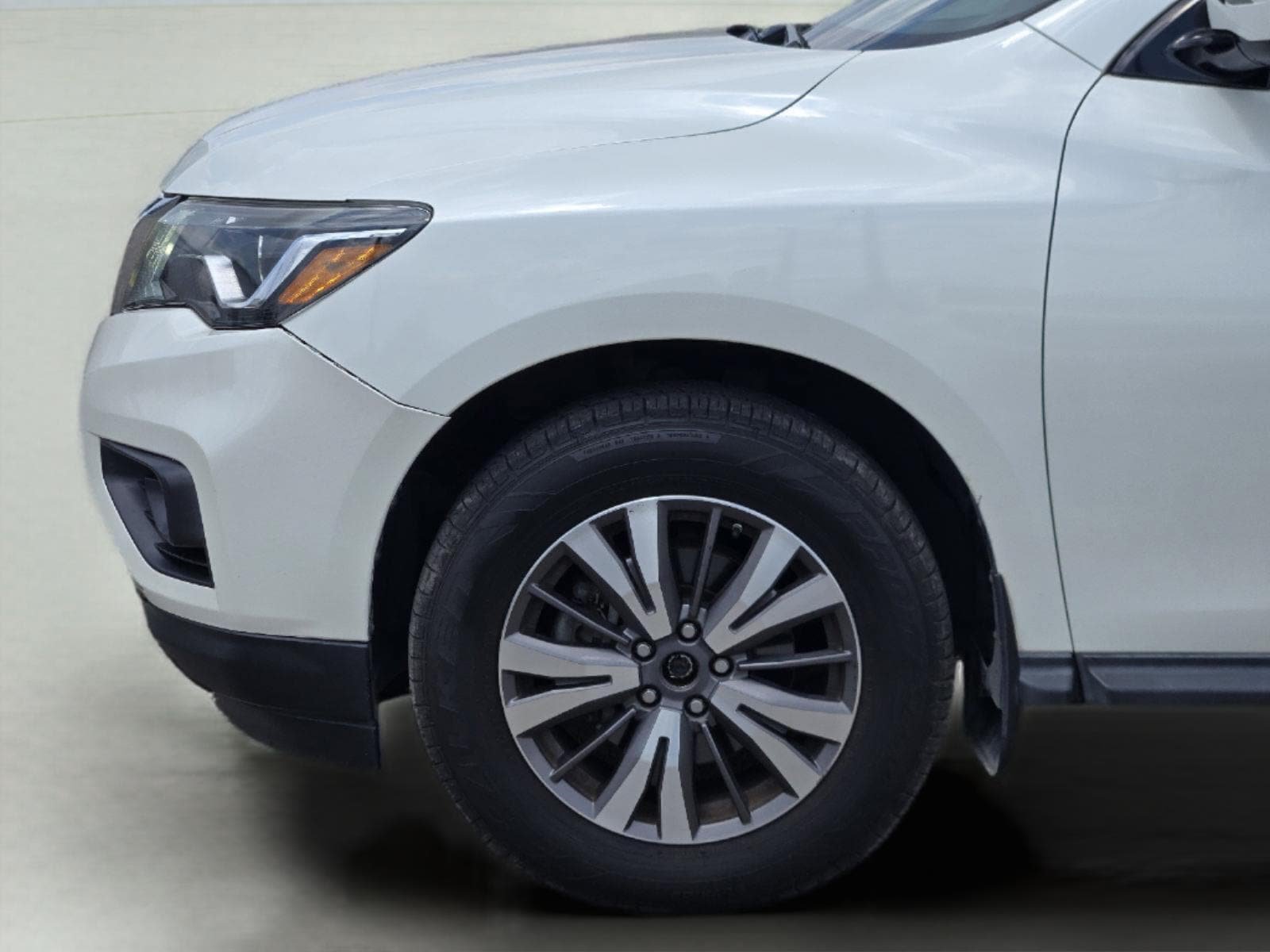 Used 2017 Nissan Pathfinder SL w/ SL Premium Package AWD/4WD image 9