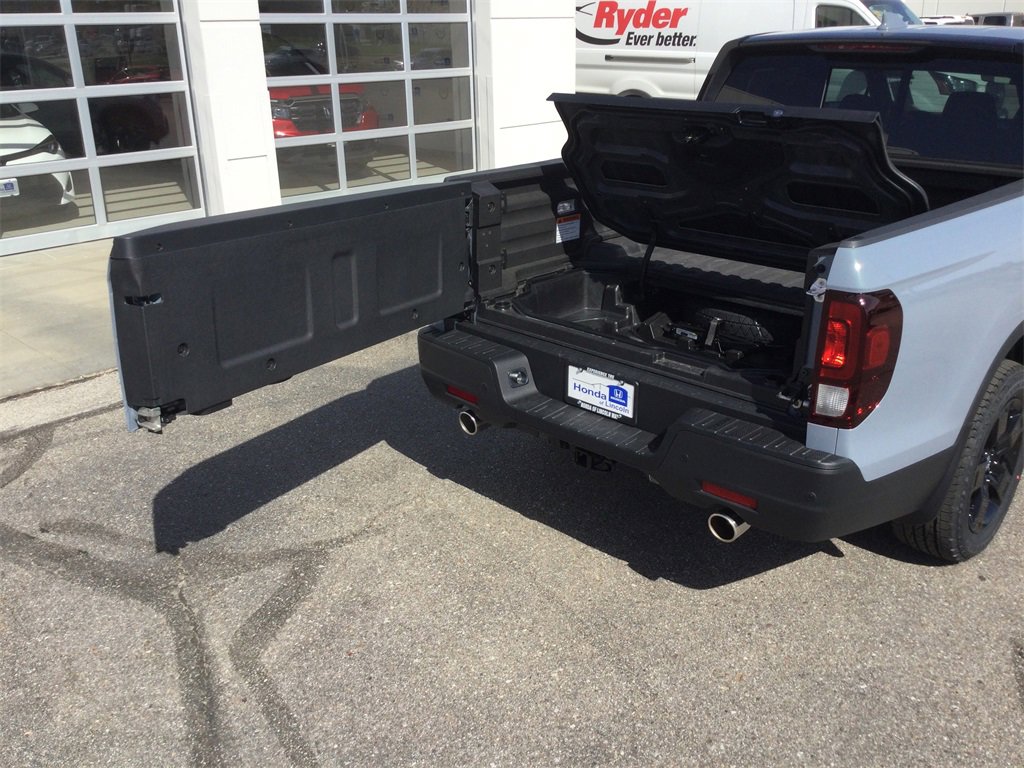 New 2026 Honda Ridgeline Black Edition image 7