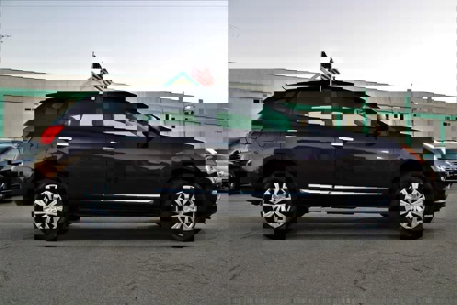 Used 2015 Nissan Rogue S image 6