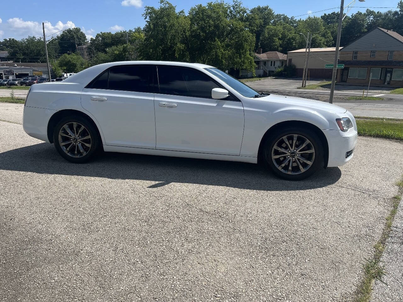 Used 2014 Chrysler 300 S AWD/4WD image 4