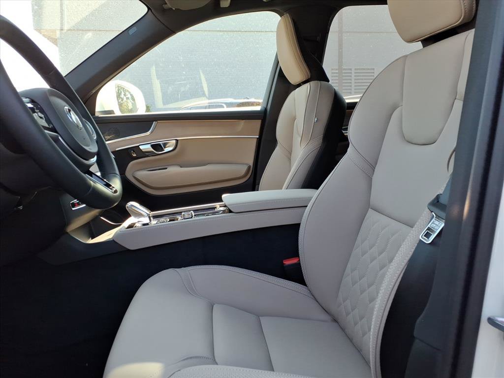 New 2026 Volvo XC90 B6 Plus w/ Protection Package Premier AWD/4WD image 17