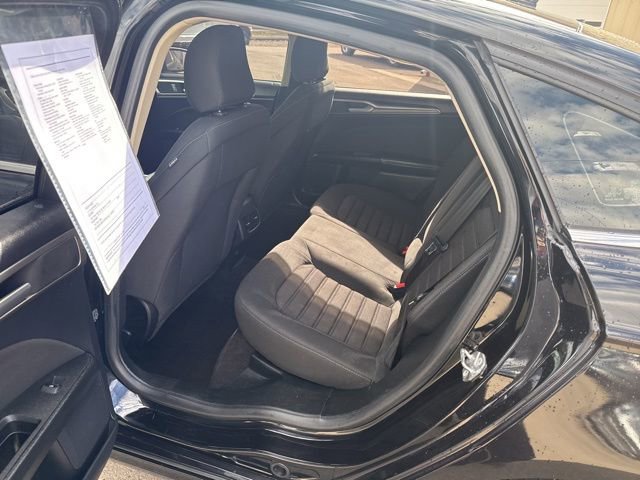 Used 2020 Ford Fusion SE image 11