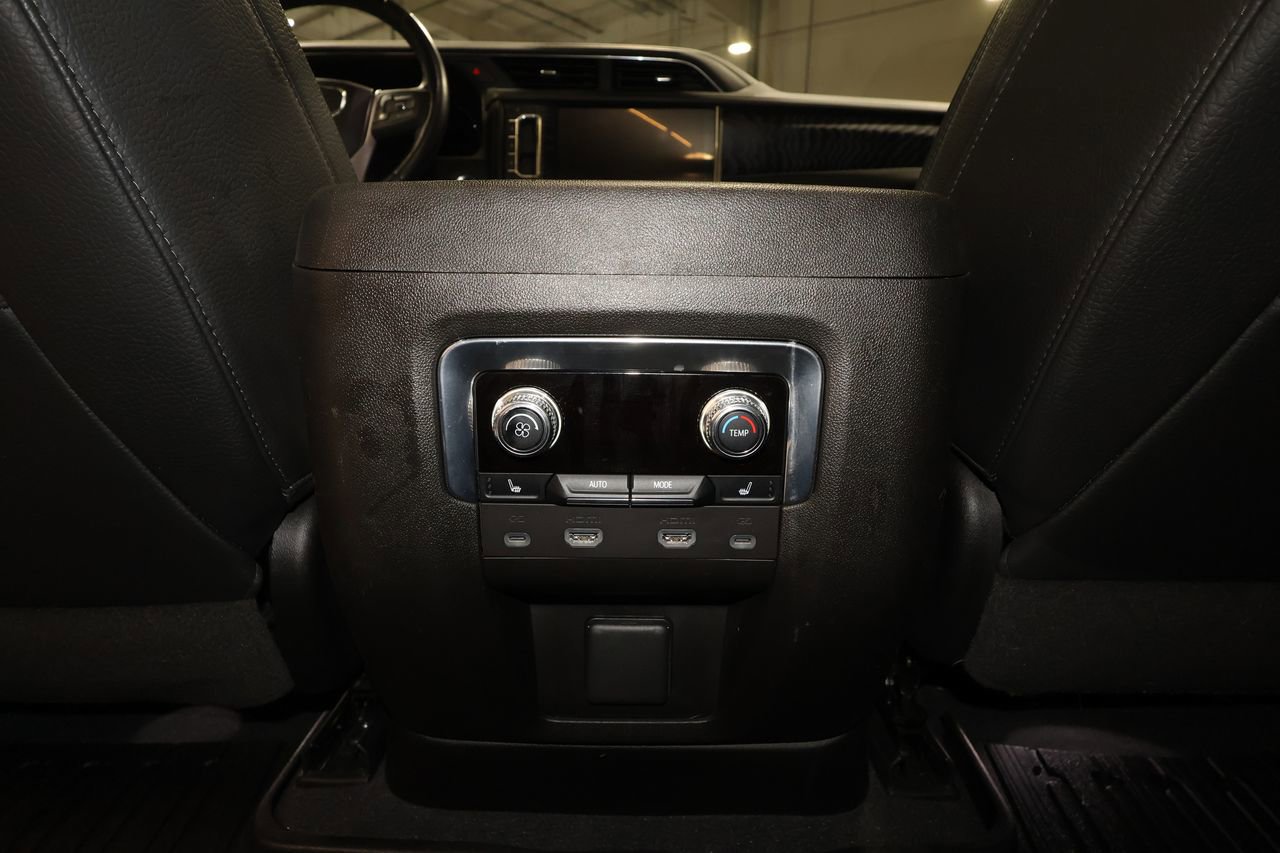 Certified 2023 GMC Yukon XL Denali w/ Advanced Technology Package AWD/4WD image 34