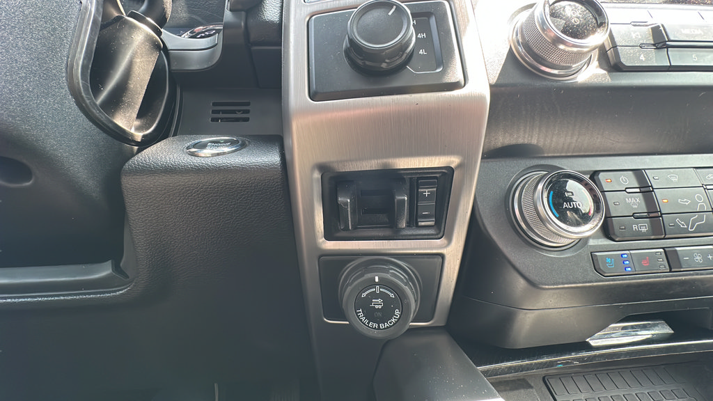Used 2021 Ford F450 Platinum w/ FX4 Off-Road Package AWD/4WD image 24