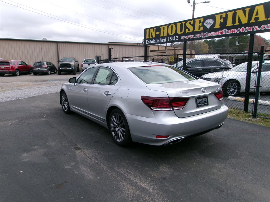 Used 2016 Lexus LS 460 w/ Comfort Package image 11