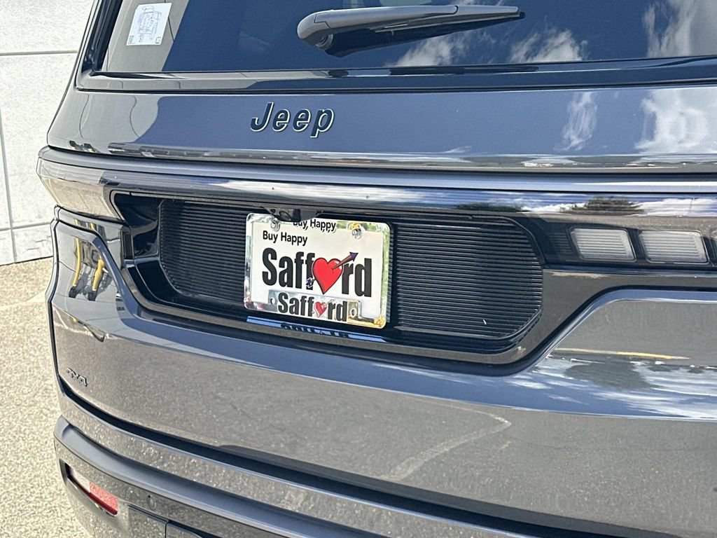 New 2026 Jeep Grand Wagoneer L Limited AWD/4WD image 12