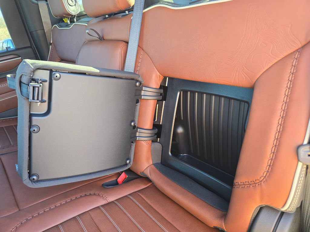 New 2026 GMC Sierra 2500 Denali Ultimate w/ LPO, Black Badging Package image 16