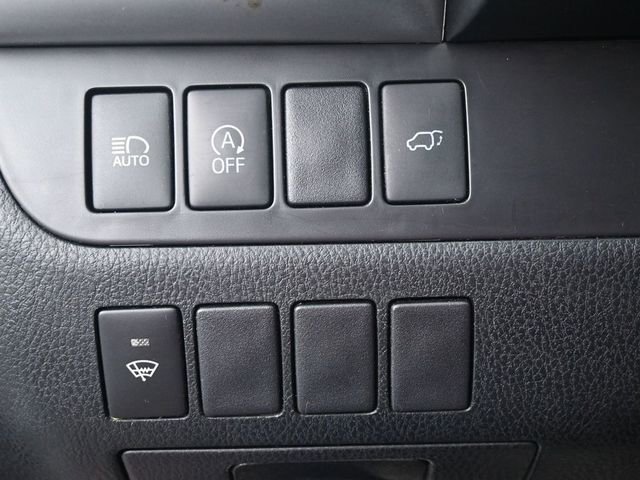 Used 2019 Toyota Highlander SE AWD/4WD image 9