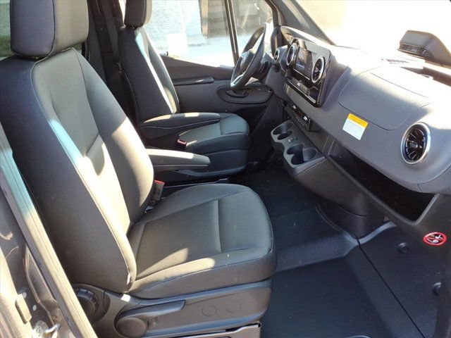 New 2025 Mercedes-Benz Sprinter 2500 image 18