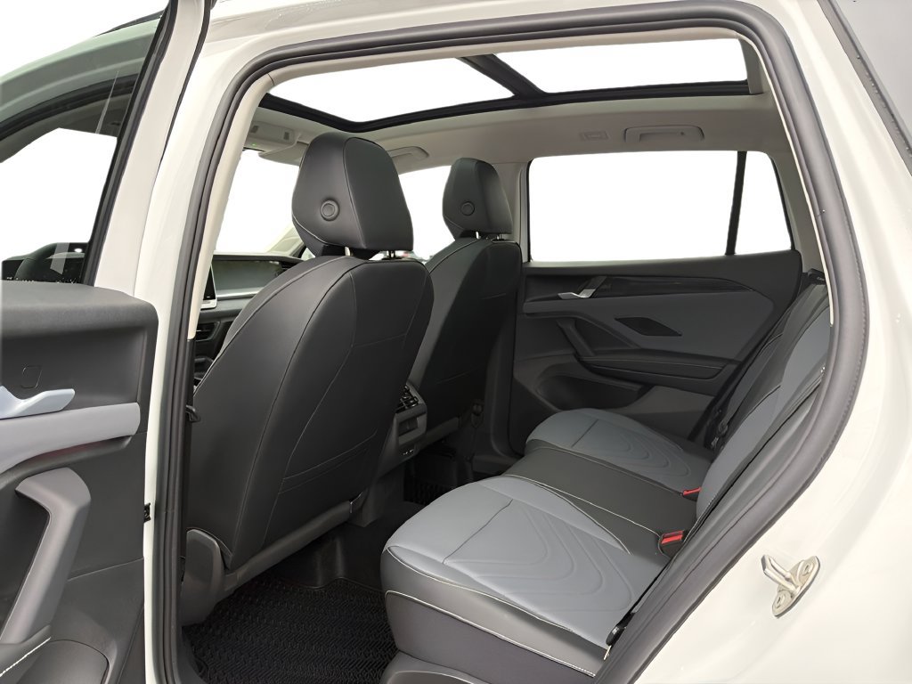 New 2026 Volkswagen Tiguan SE AWD/4WD image 16
