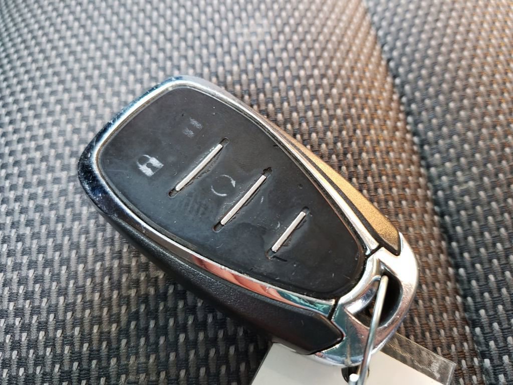 Used 2019 Chevrolet Traverse LT image 25