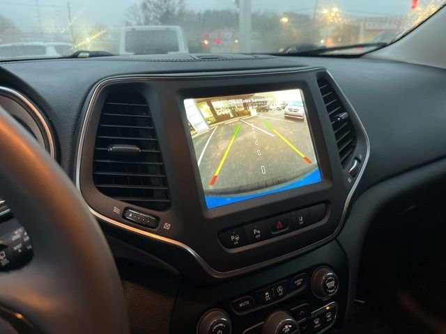 Used 2023 Jeep Cherokee Altitude Lux image 24