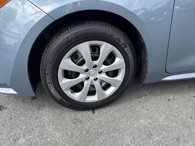 Used 2020 Toyota Corolla LE FWD image 12