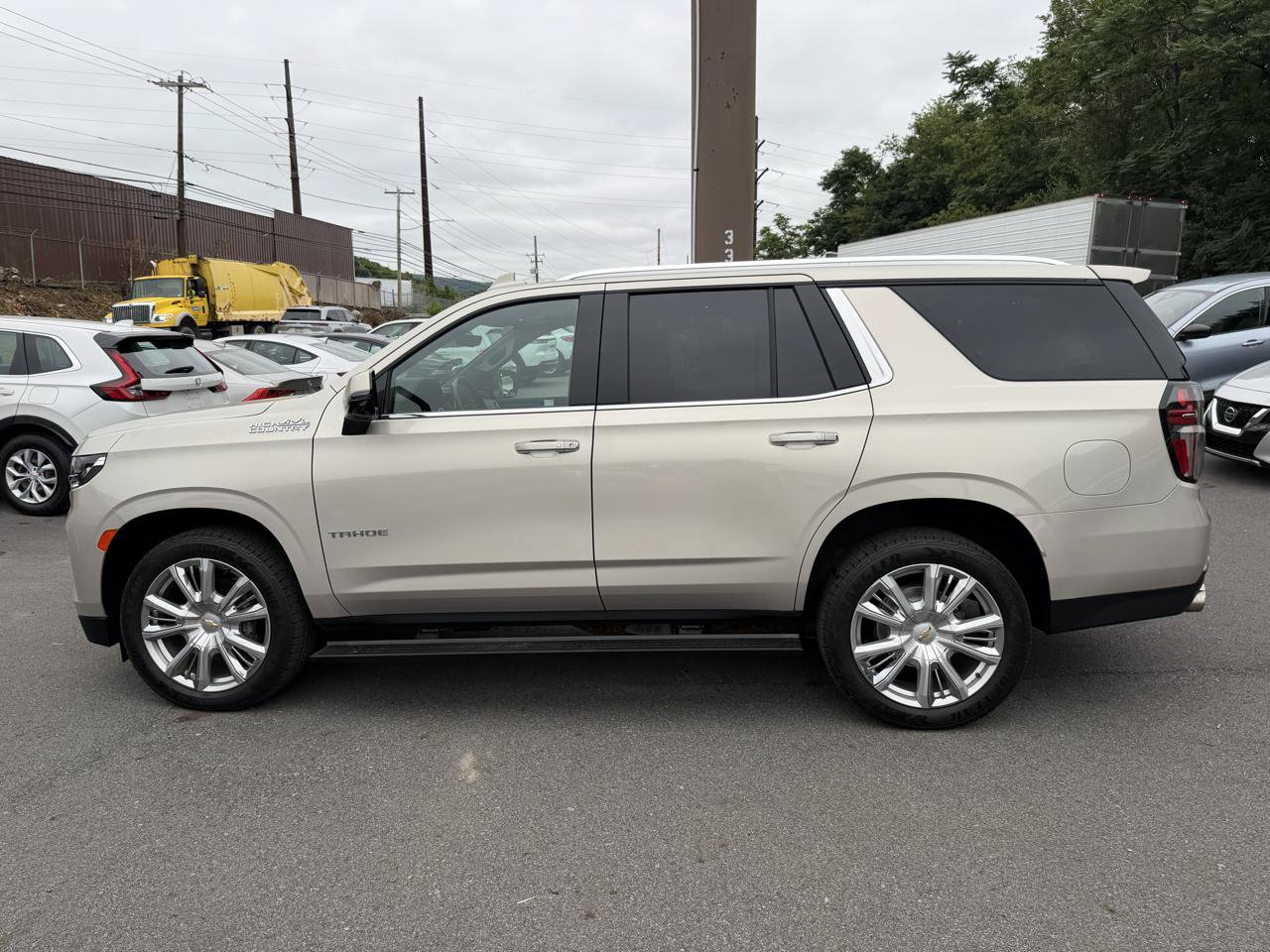 Used 2022 Chevrolet Tahoe High Country w/ Max Trailering Package AWD/4WD image 8