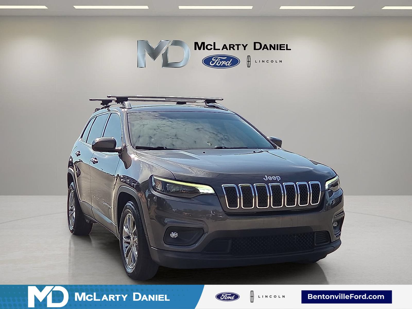 Used 2019 Jeep Cherokee Latitude Plus w/ Comfort/Convenience Group