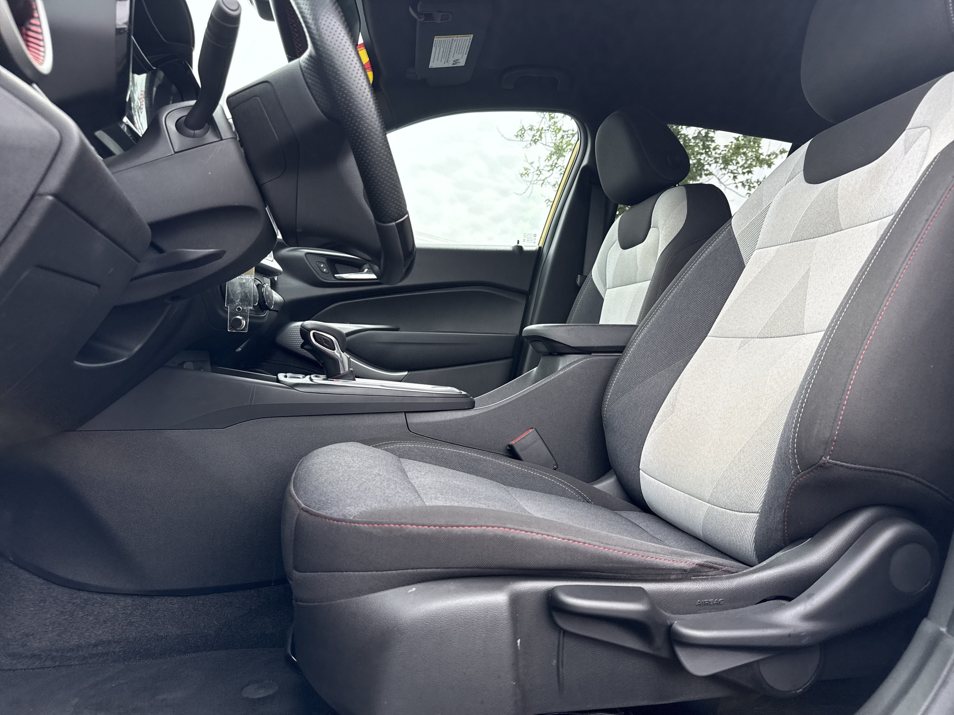 Used 2024 Chevrolet Trax RS w/ Driver Confidence Package FWD image 16