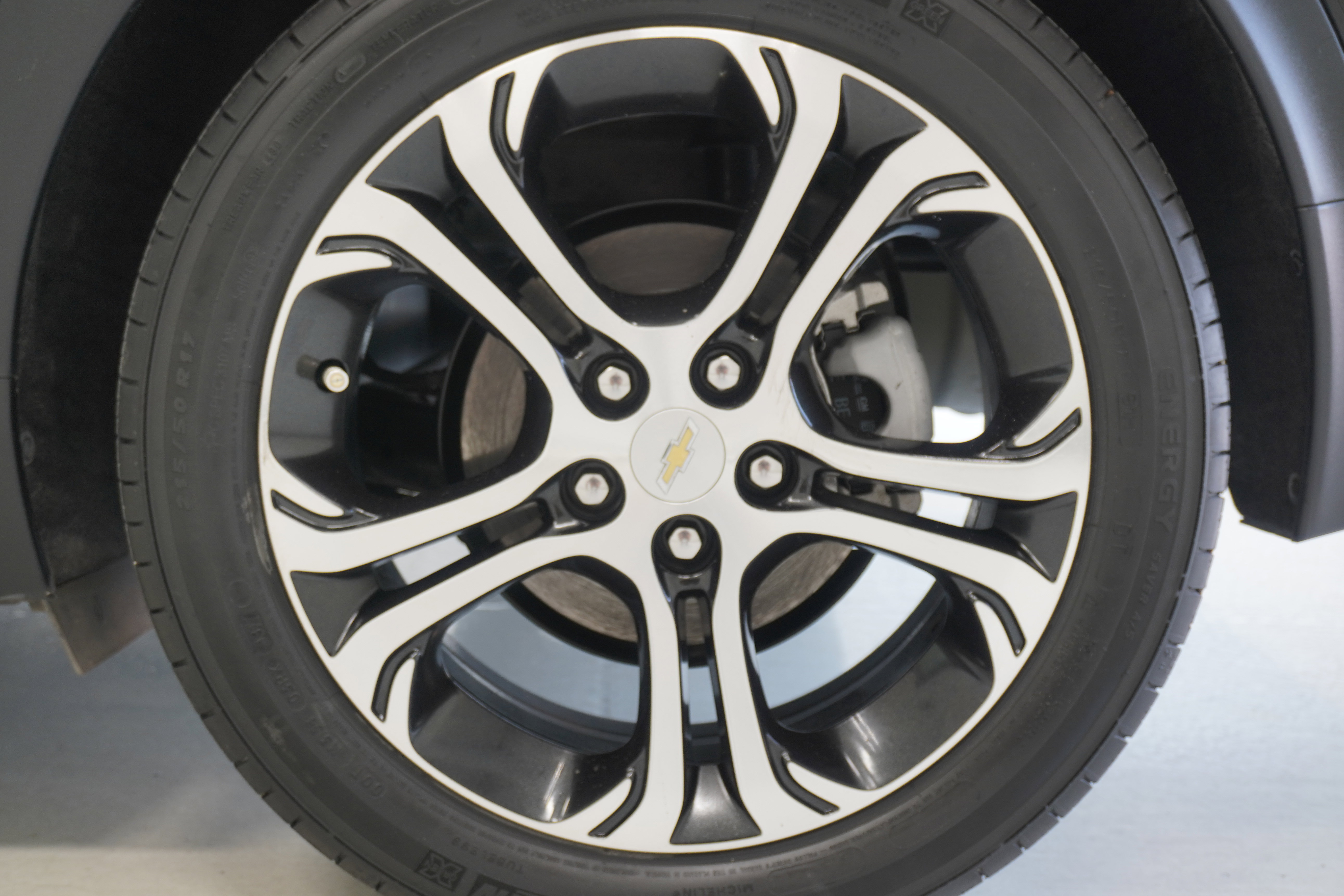 Used 2019 Chevrolet Bolt Premier w/ Infotainment Package image 24