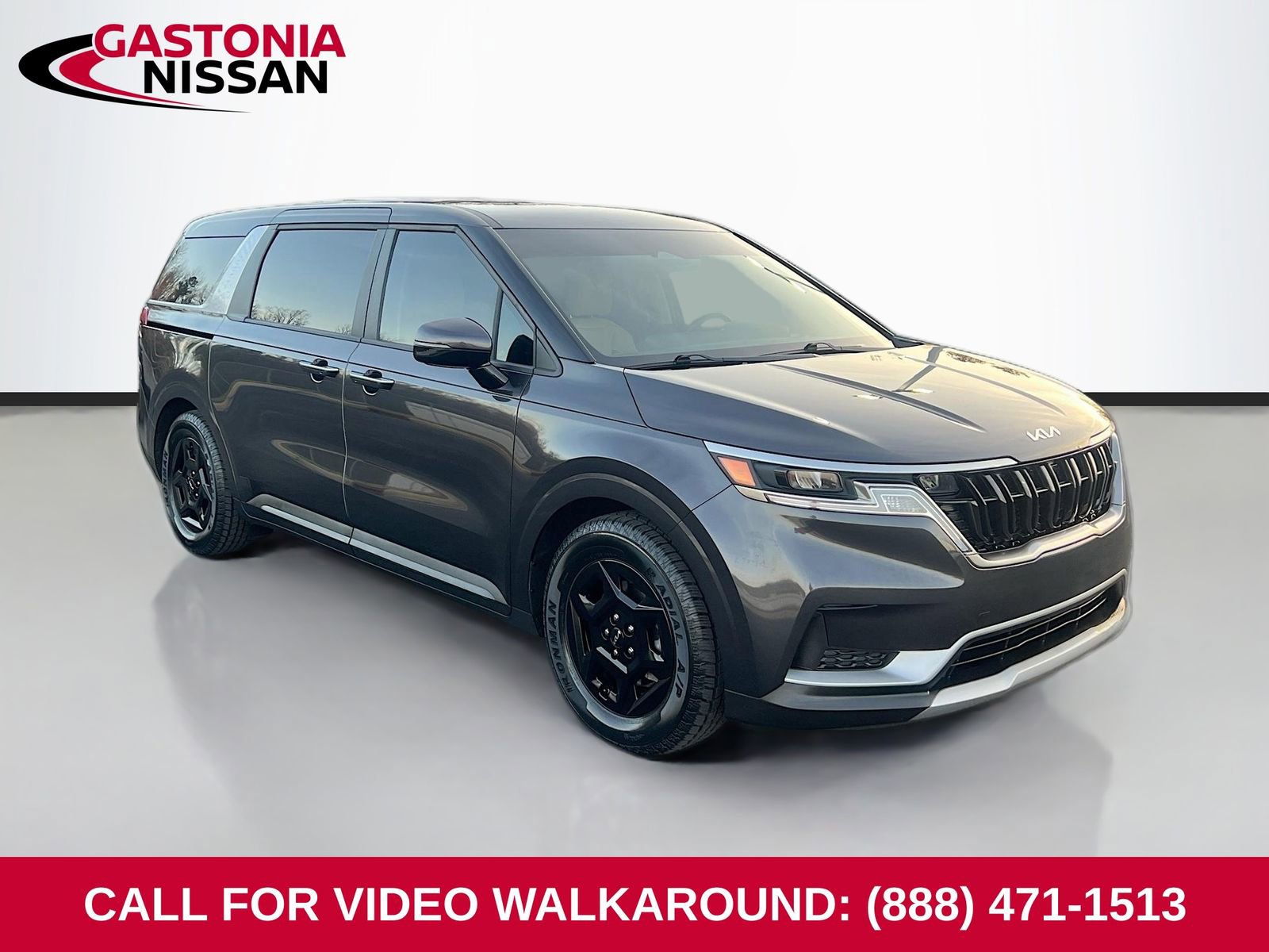 Used 2024 Kia Carnival LX image 1