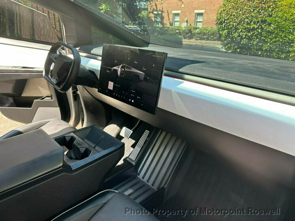 Used 2024 Tesla Cybertruck Cyberbeast AWD/4WD image 22
