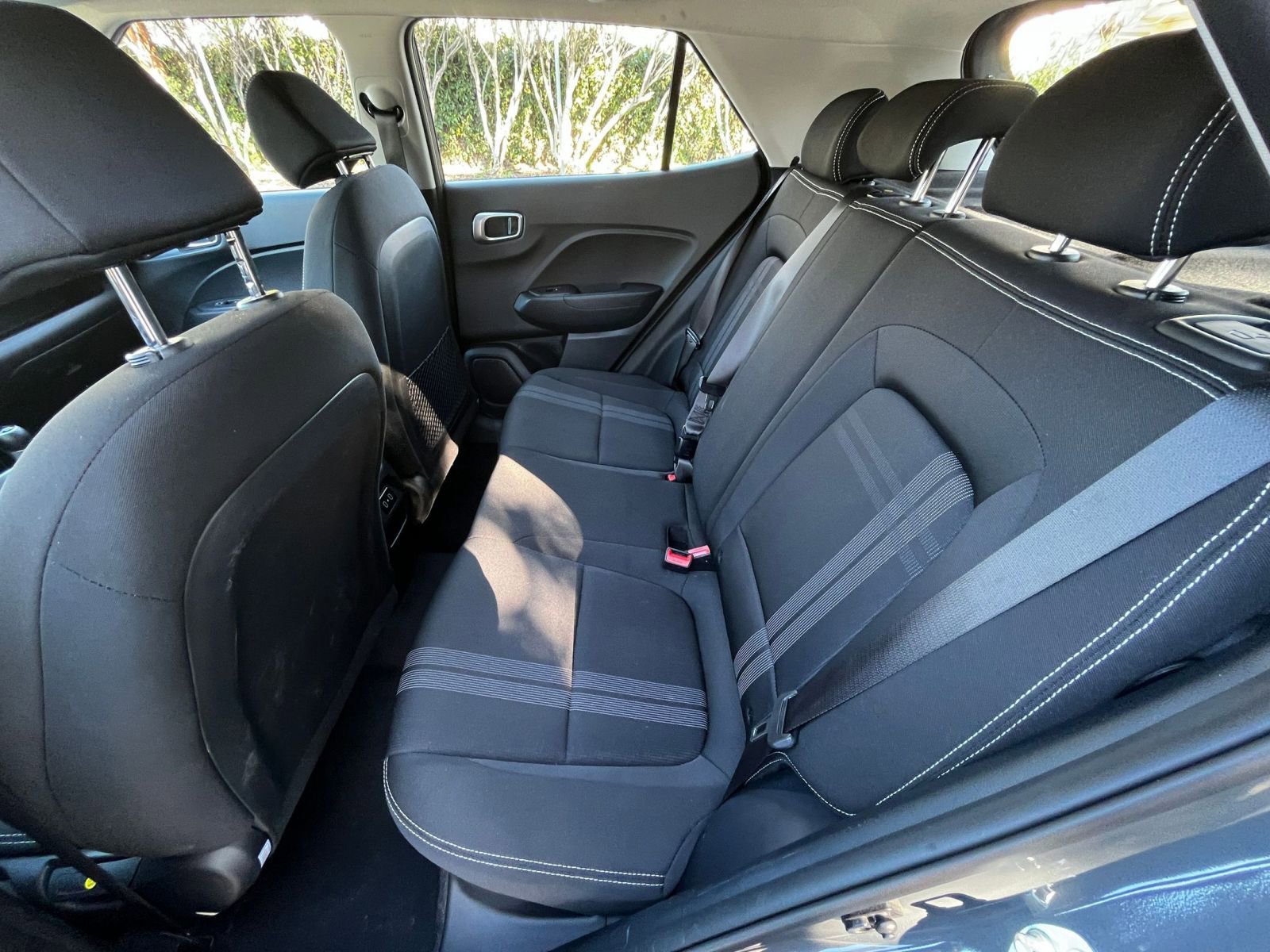 Used 2025 Hyundai Venue SEL image 24