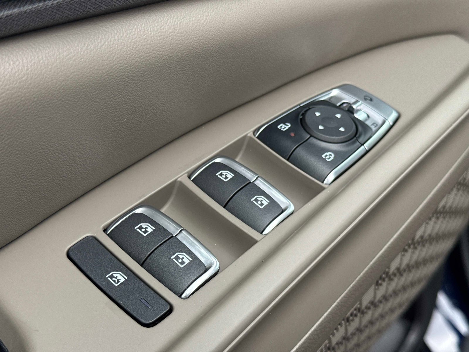 New 2026 Kia Carnival EX FWD image 16