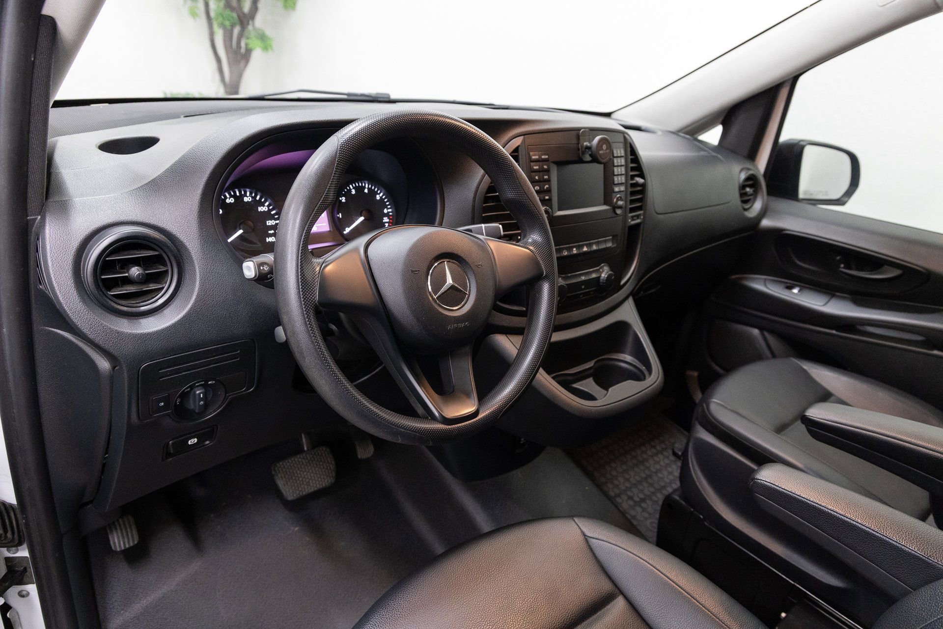 Used 2018 Mercedes-Benz Metris w/ Eco Stop/Start Package image 5
