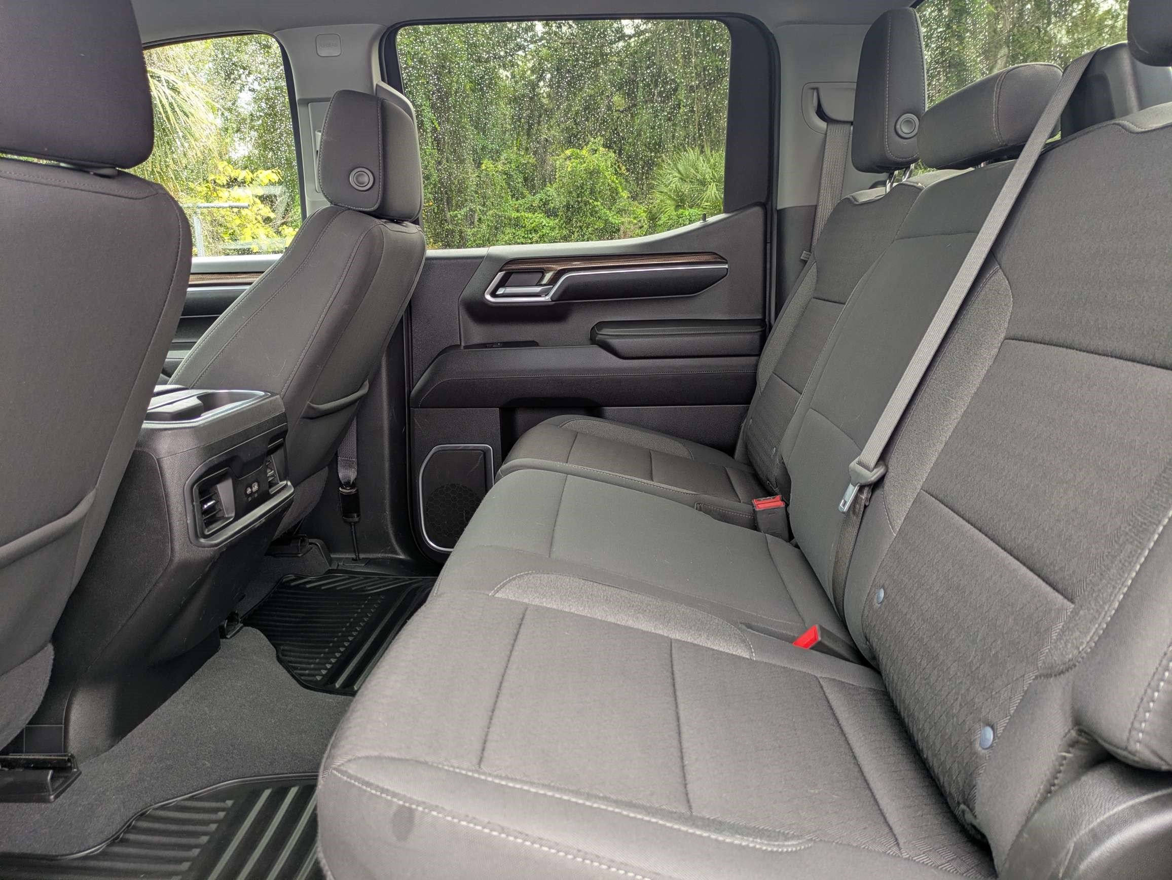 Used 2024 Chevrolet Silverado 1500 LT RWD image 13