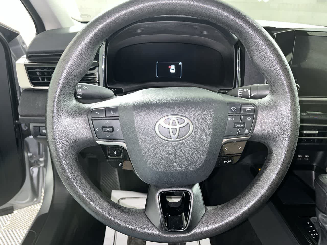 Used 2025 Toyota Camry LE FWD image 16