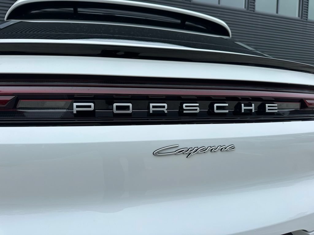 Used 2026 Porsche Cayenne E-Hybrid Coupe AWD/4WD image 14