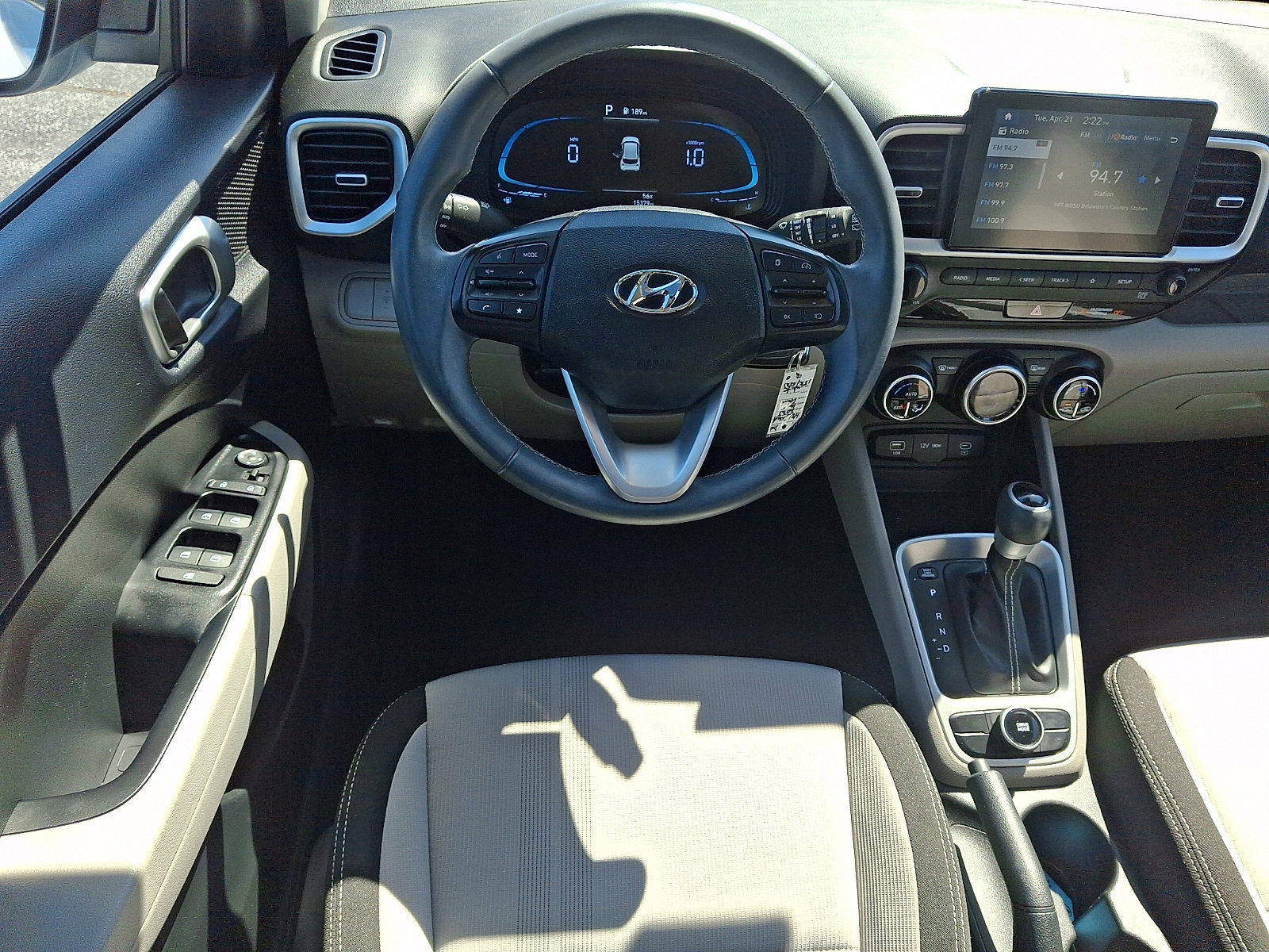 Certified 2023 Hyundai Venue SEL image 11