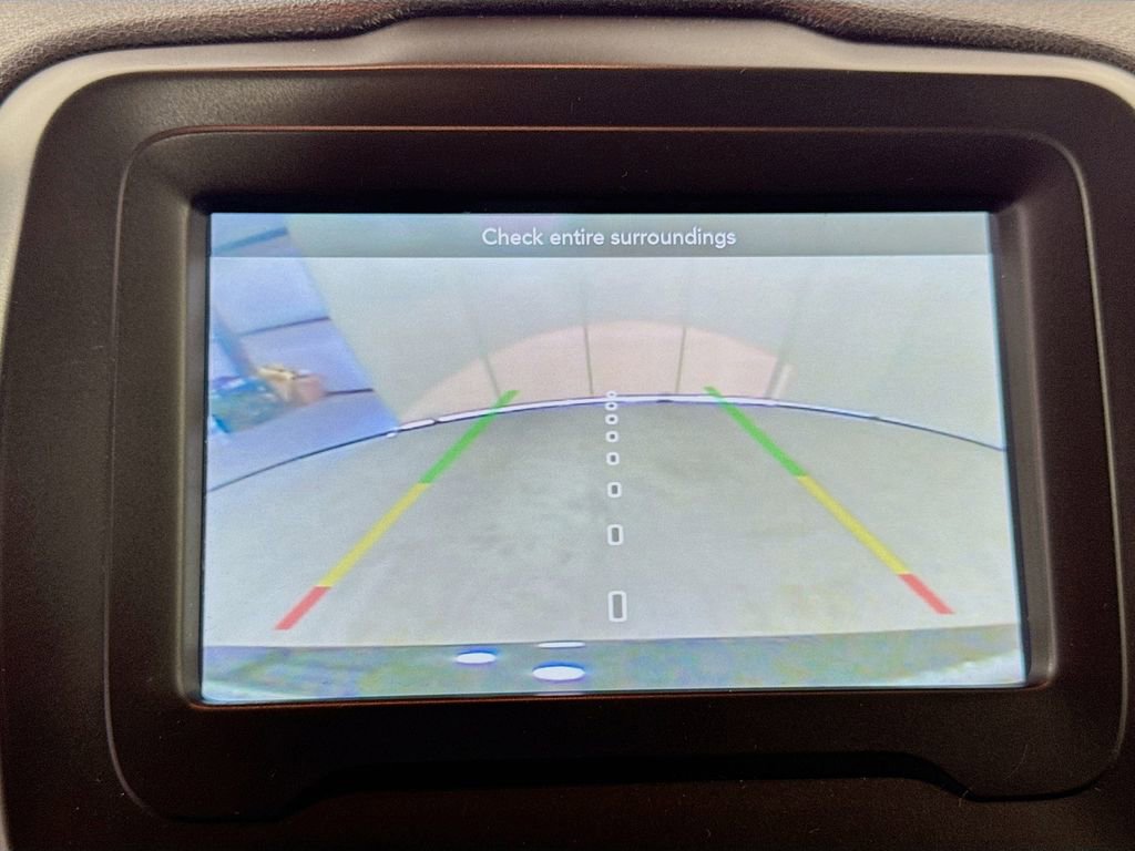 Used 2019 Jeep Renegade Latitude w/ Cold Weather Group AWD/4WD image 16
