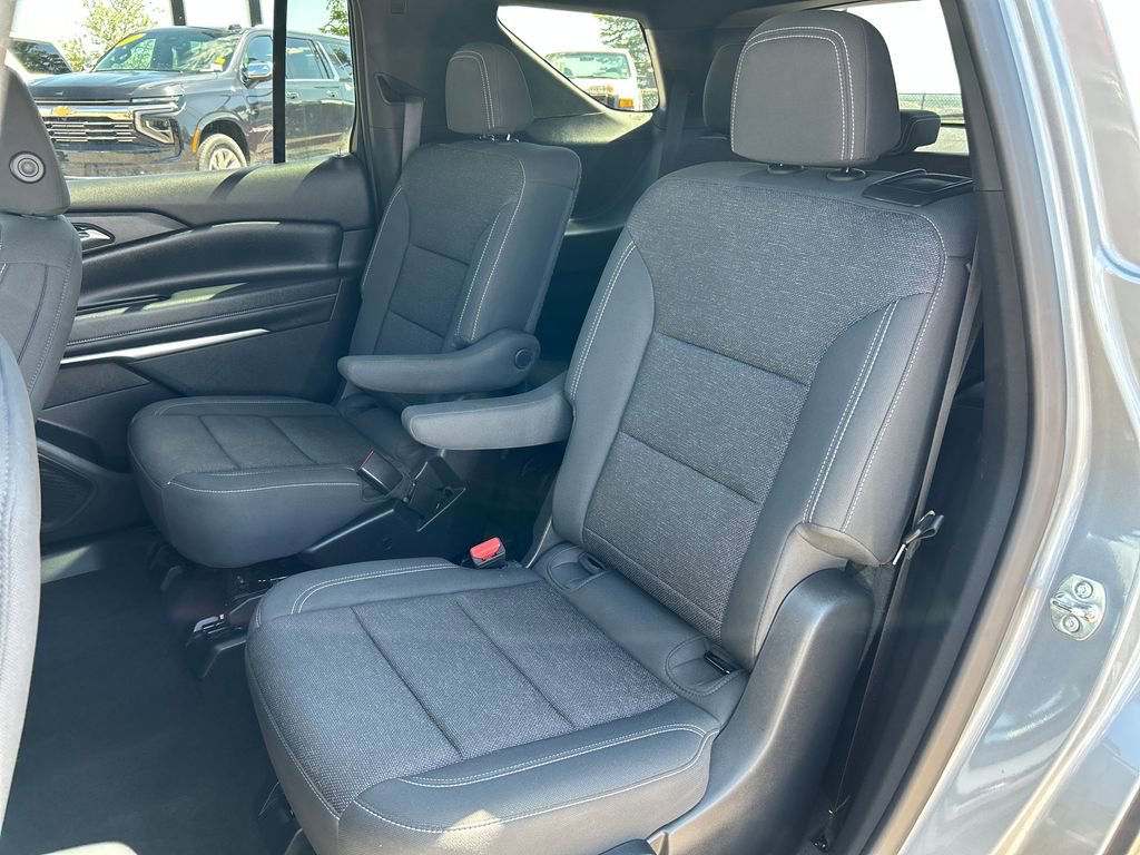 Used 2025 Chevrolet Traverse LT w/ Midnight/Sport Edition AWD/4WD image 20