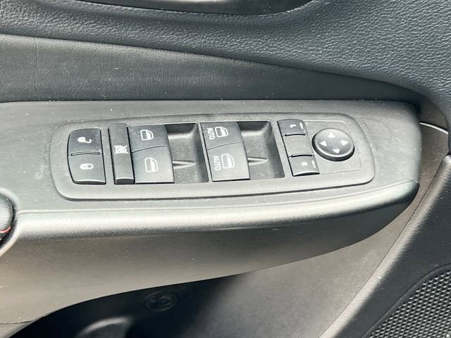 Used 2023 Jeep Cherokee Trailhawk AWD/4WD image 17