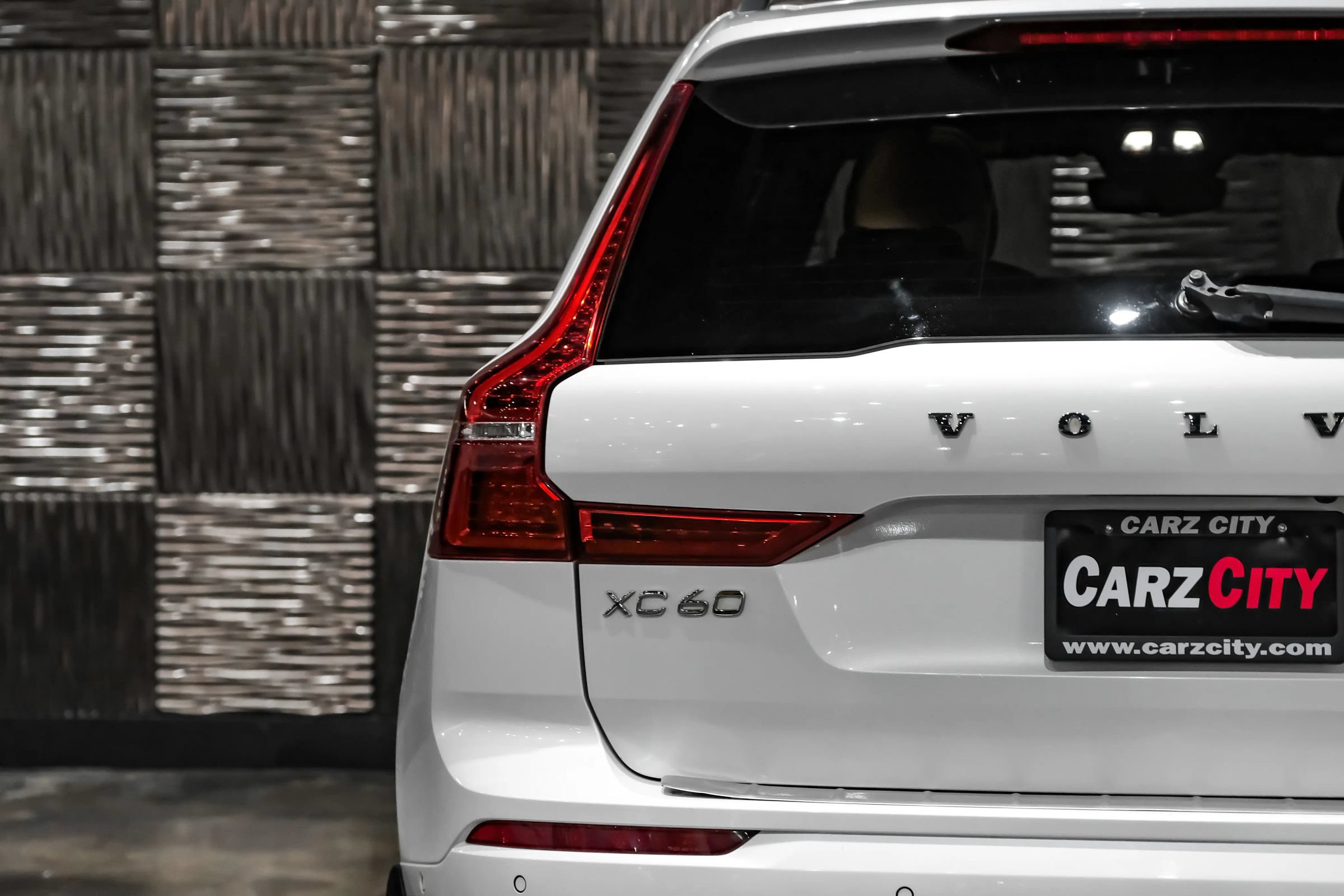 Used 2022 Volvo XC60 B5 Inscription w/ Advanced Package FWD image 42