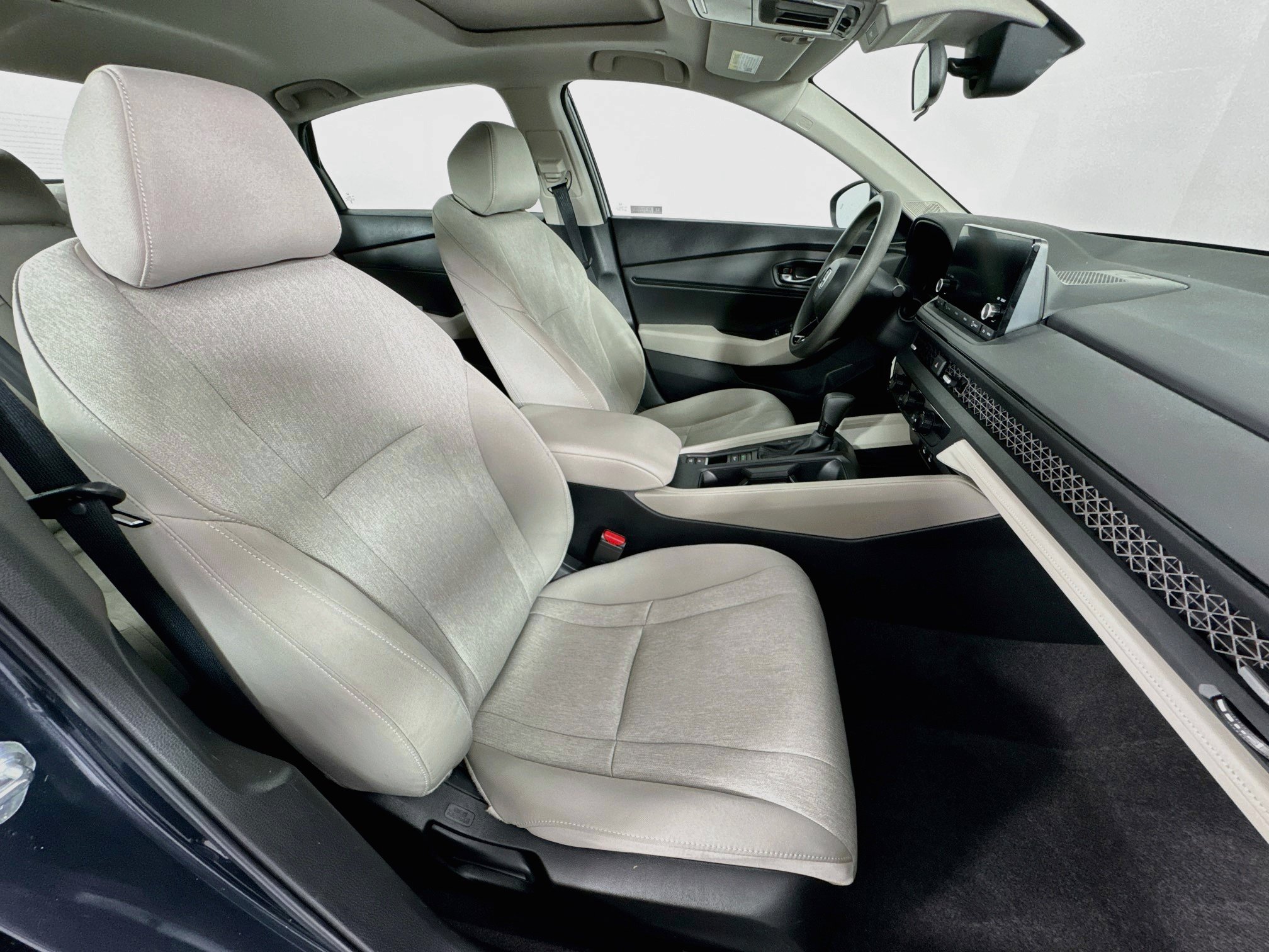 Certified 2024 Honda Accord EX image 27