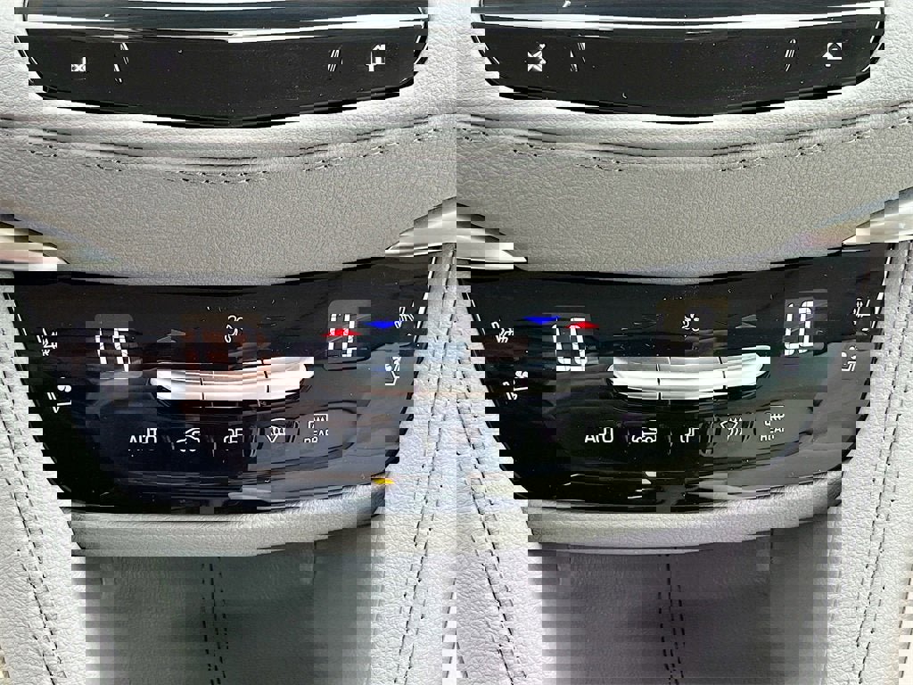 New 2025 Cadillac XT5 Premium Luxury image 16