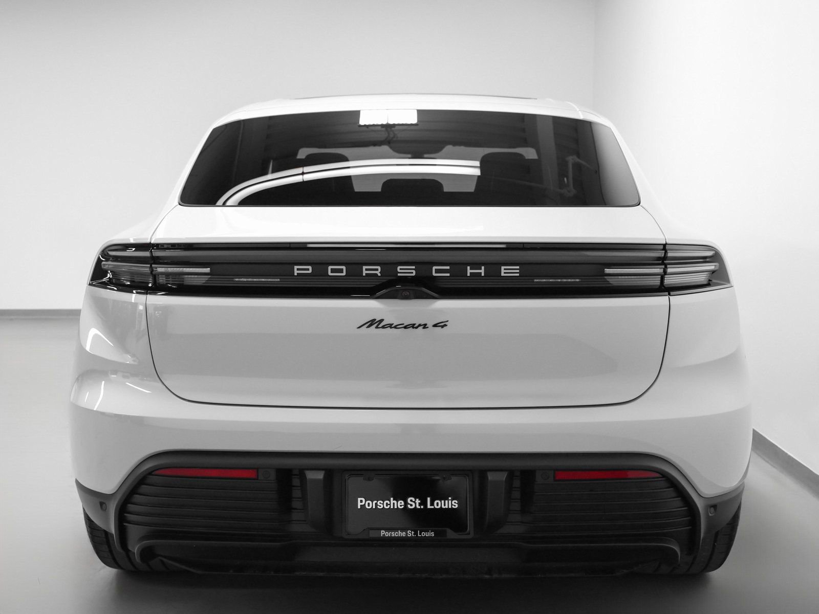 New 2026 Porsche Macan 4 Electric image 11