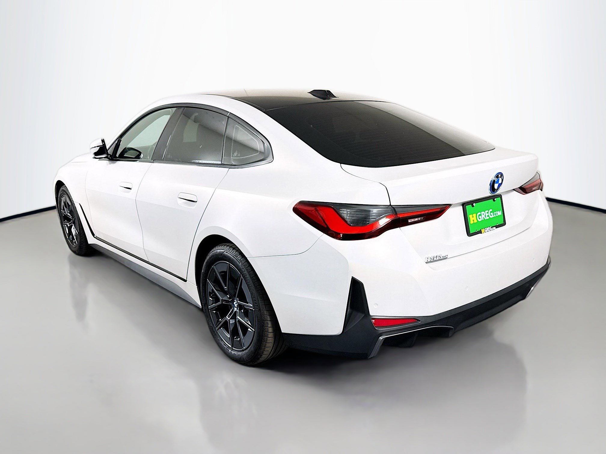 Used 2023 BMW i4 eDrive40 RWD image 7