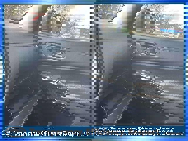 Certified 2024 Nissan Pathfinder SV w/ Black Appearance Package image 32