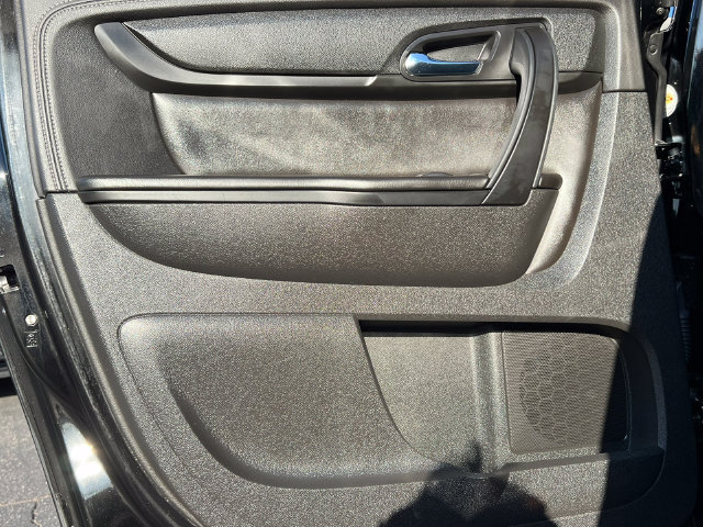 Used 2017 Chevrolet Traverse LT w/ Style and Technology Package FWD image 33