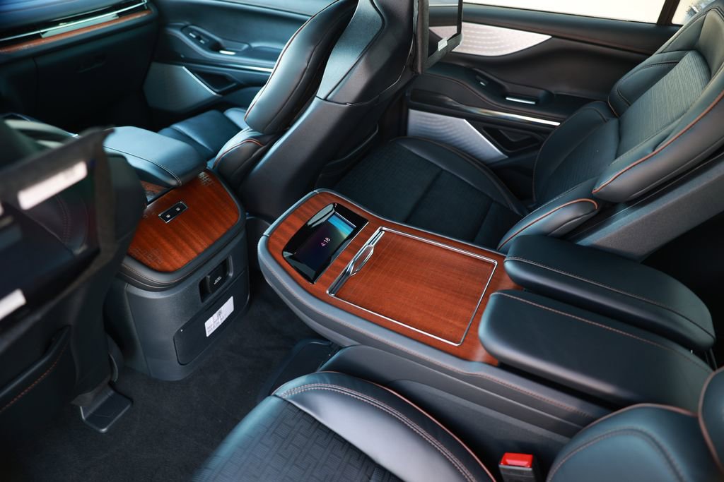 Used 2025 Lincoln Navigator Black Label image 37