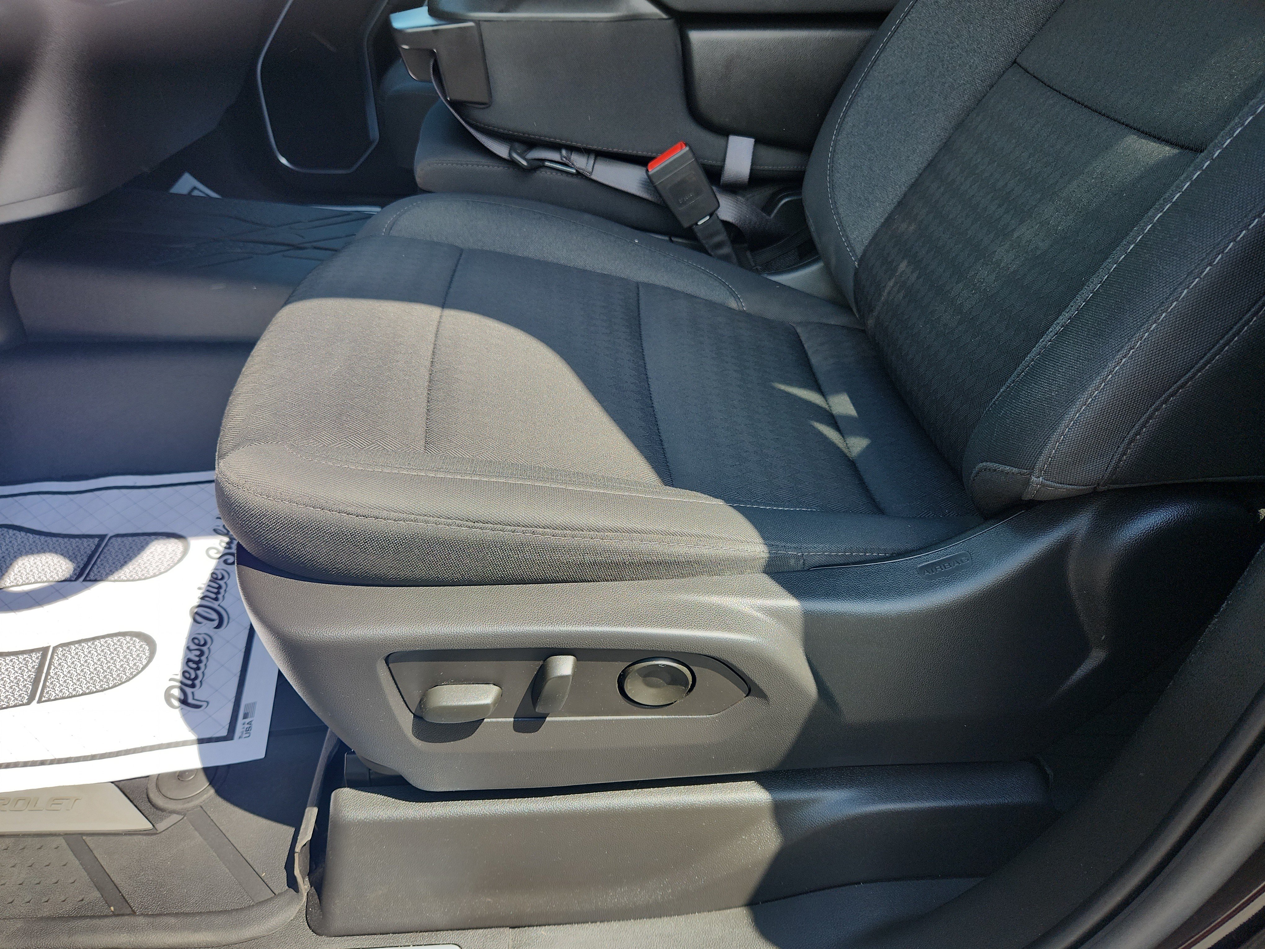 Used 2022 Chevrolet Silverado 1500 LT AWD/4WD image 24