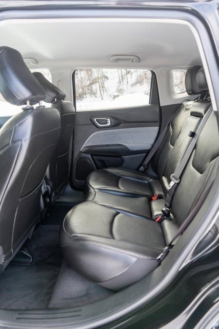 Used 2022 Jeep Compass Latitude image 12
