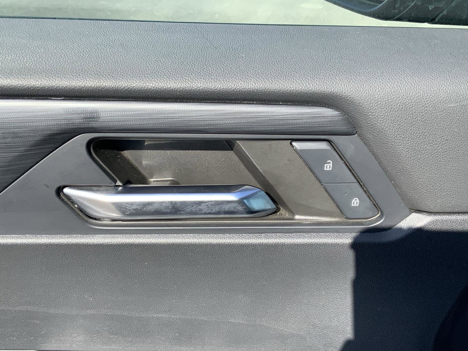 Used 2024 GMC Acadia Elevation image 25