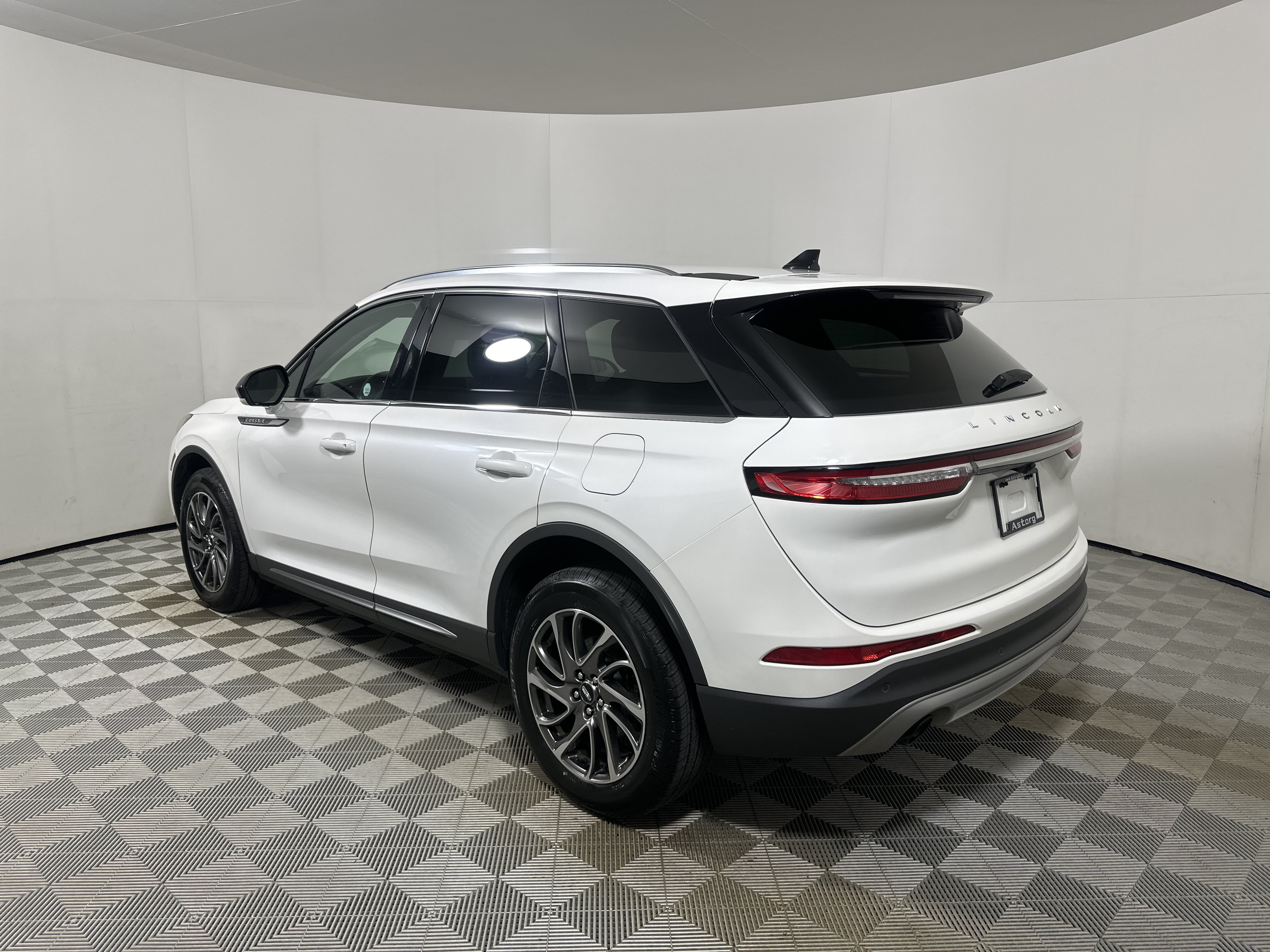 Used 2020 Lincoln Corsair AWD w/ Equipment Group 101A image 5