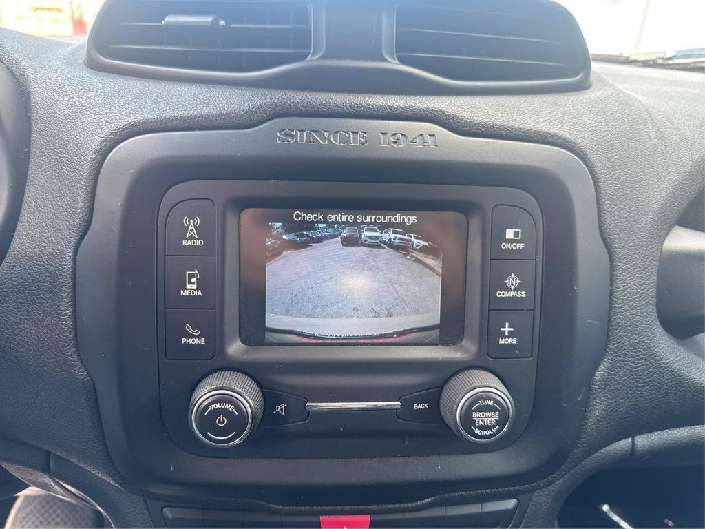 Used 2015 Jeep Renegade Latitude w/ Popular Equipment Group AWD/4WD image 19