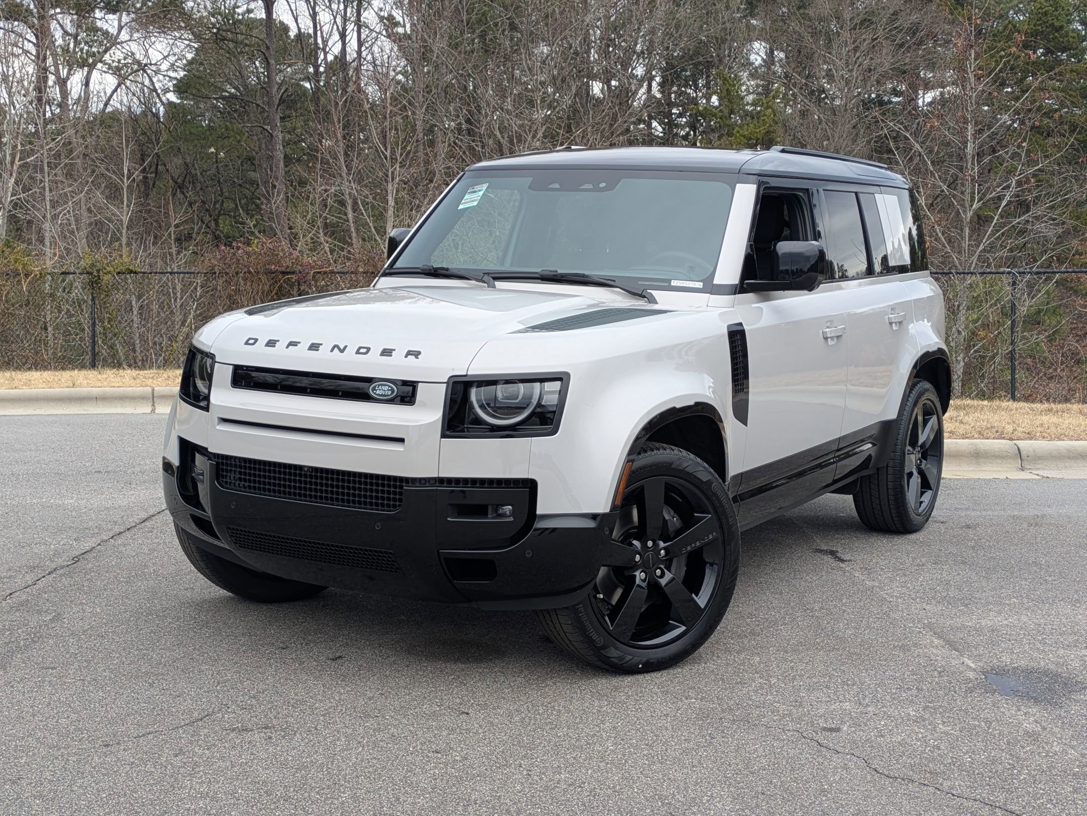 New 2026 Land Rover Defender 110 X-Dynamic SE image 1