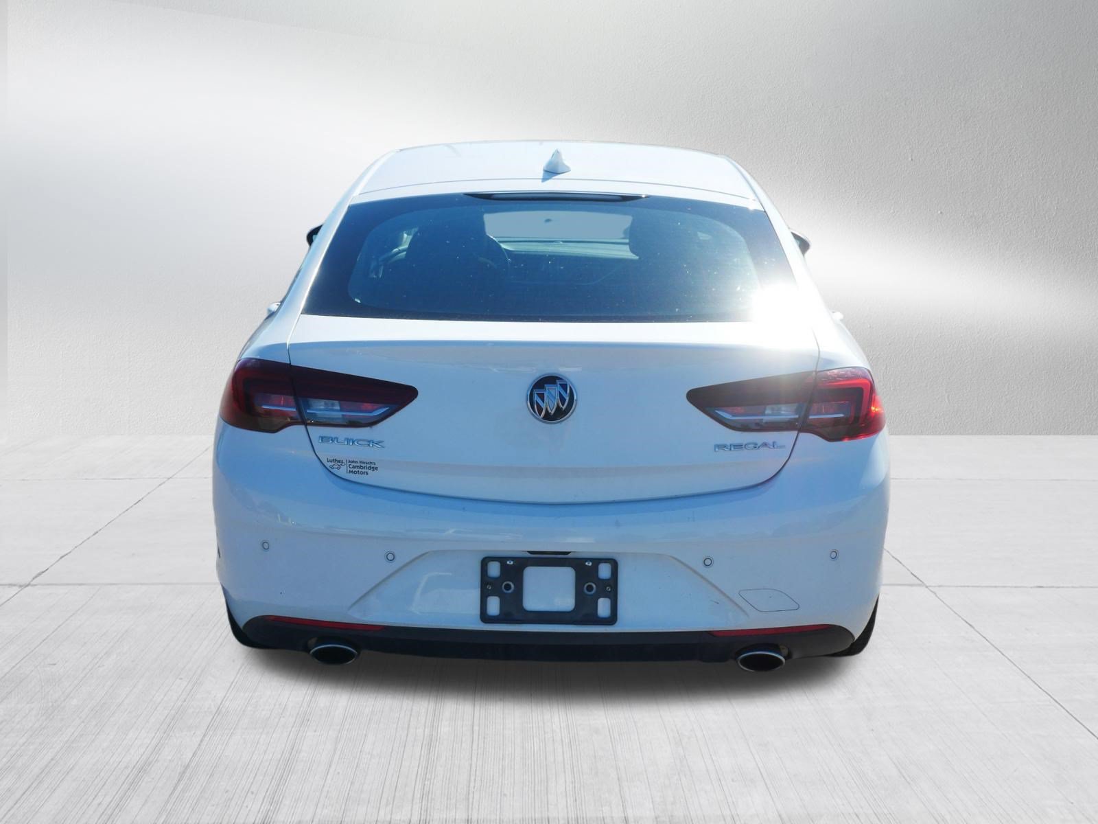 Used 2018 Buick Regal Preferred w/ Driver Confidence Package #1 FWD image 6