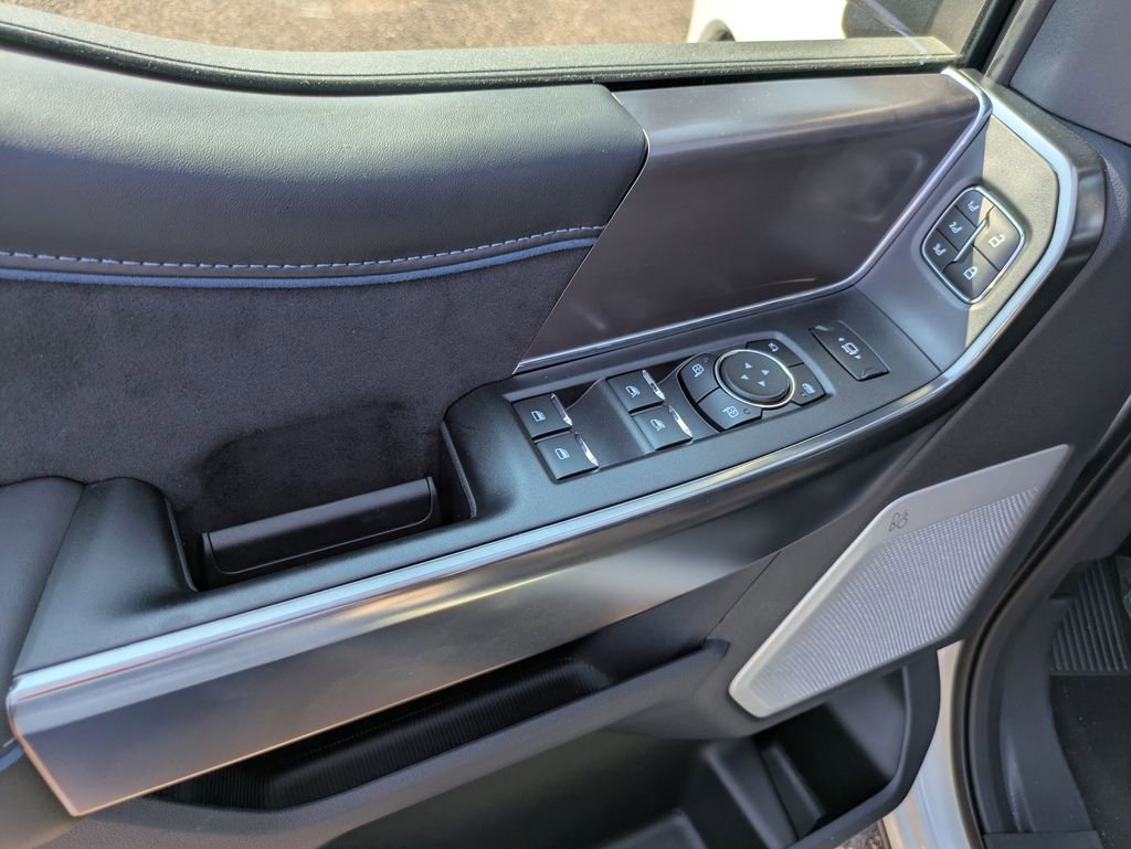New 2026 Ford F350 Platinum w/ FX4 Off-Road Package image 12